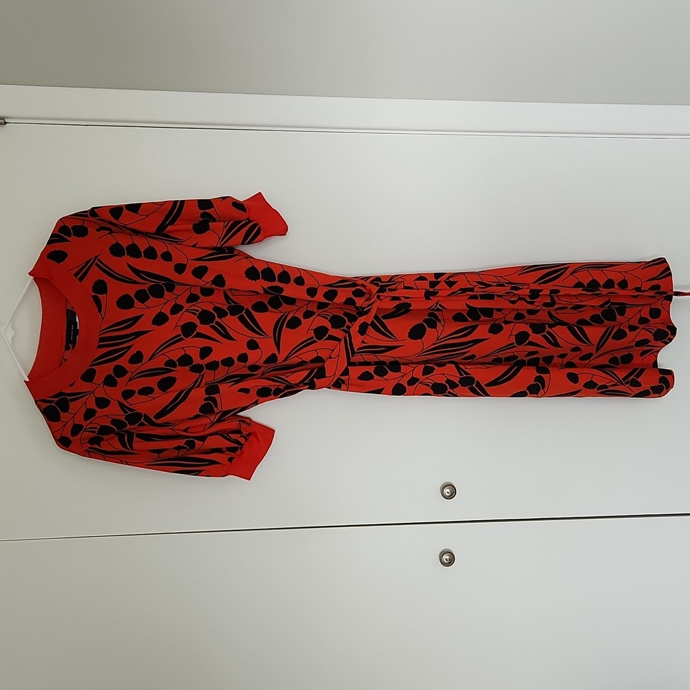 Short sleeve dress with tie belt
